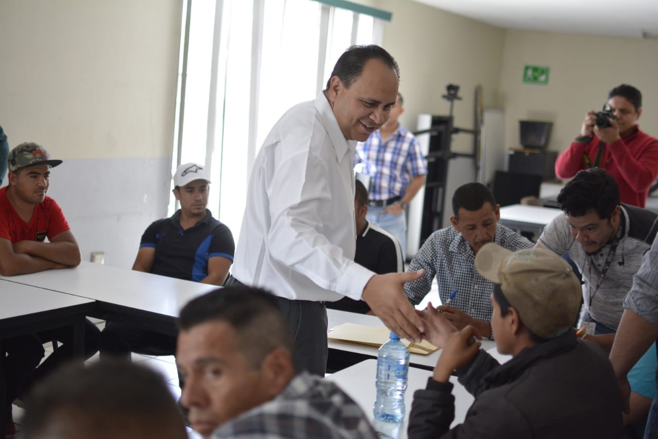 JORNALEROS AGRÍCOLAS RECIBEN APOYOS DE MOVILIDAD LABORAL