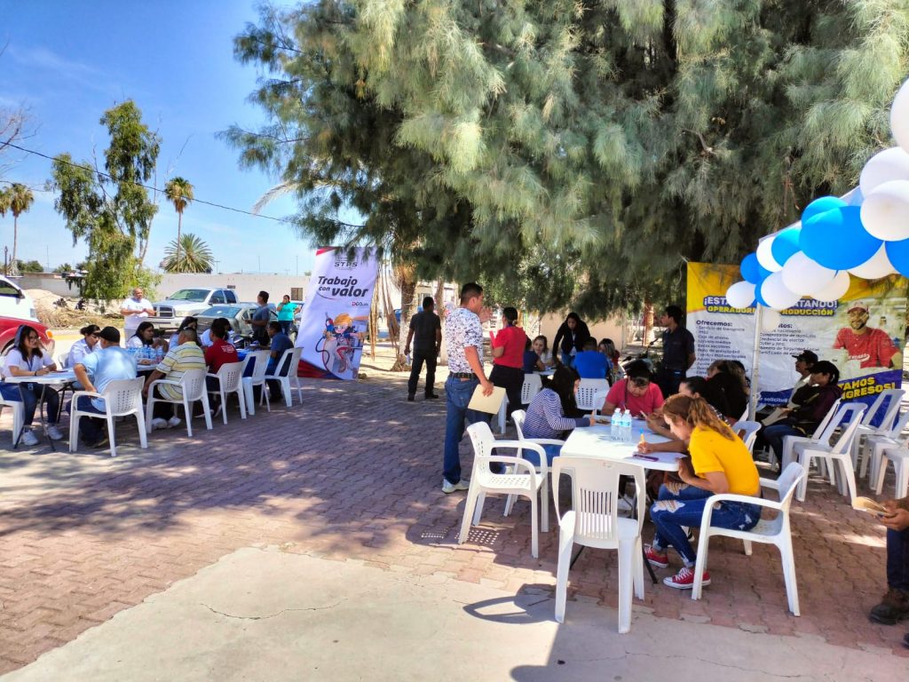 Esteban acerca oportunidades de empleo en Tlahualilo