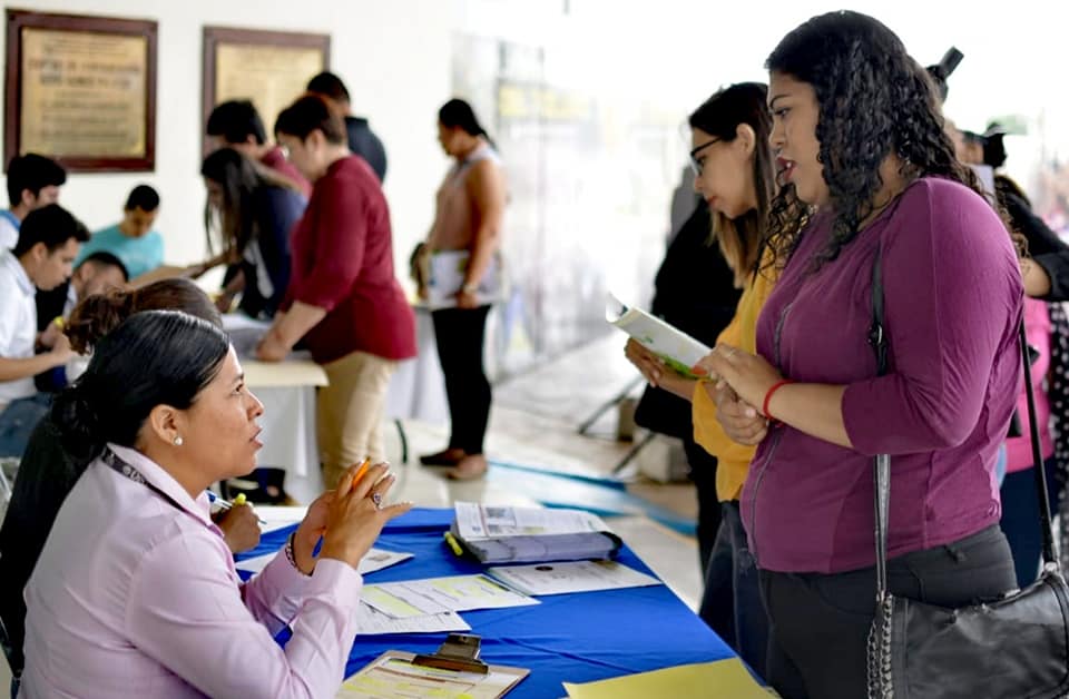 SE LLEVA A CABO FERIA DE EMPLEO PARA LA MUJER